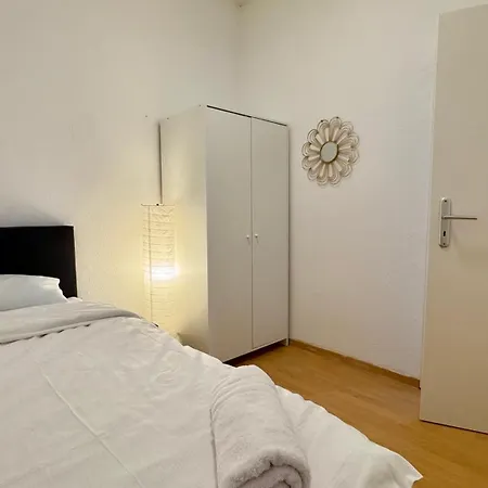 Im Herzen Von Innenstadt & Hbf Fusslaeufig, Mit Privatparkplatz