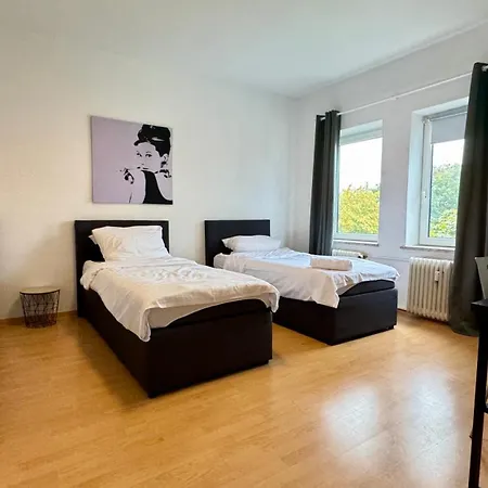 Im Herzen Von Innenstadt & Hbf Fusslaeufig, Mit Privatparkplatz