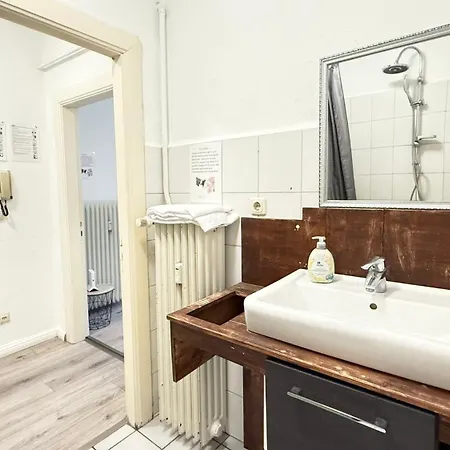 Im Herzen Von Innenstadt & Hbf Fusslaeufig, Mit Privatparkplatz Apartment