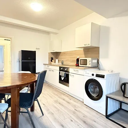 Im Herzen Von Innenstadt & Hbf Fusslaeufig, Mit Privatparkplatz Apartment *