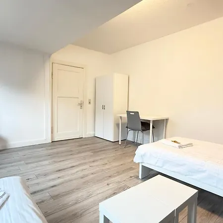 Im Herzen Von Innenstadt & Hbf Fusslaeufig, Mit Privatparkplatz