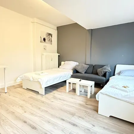 Im Herzen Von Innenstadt & Hbf Fusslaeufig, Mit Privatparkplatz Apartment