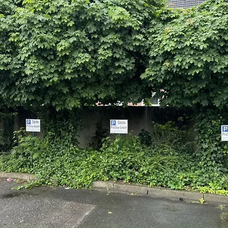 Im Herzen Von Innenstadt & Hbf Fusslaeufig, Mit Privatparkplatz *