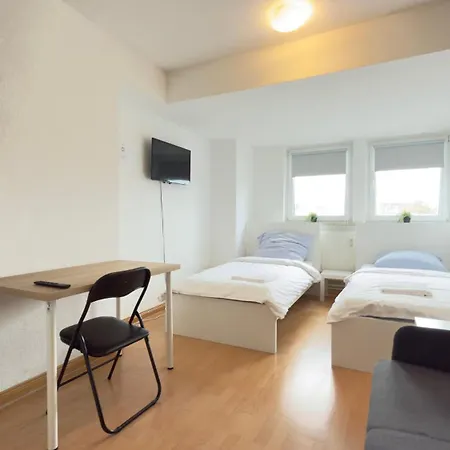 Im Herzen Von Innenstadt & Hbf Fusslaeufig, Mit Privatparkplatz Apartment