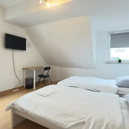 Apartment Im Herzen Von Innenstadt & Hbf Fusslaeufig, Mit Privatparkplatz *