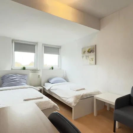 Im Herzen Von Innenstadt & Hbf Fusslaeufig, Mit Privatparkplatz Apartment