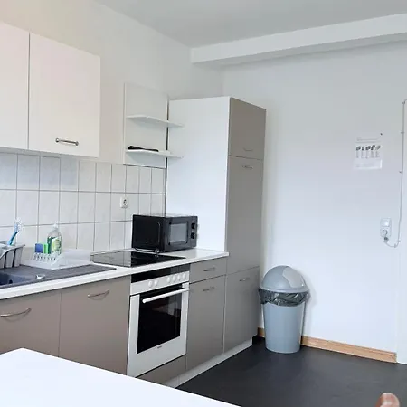 Im Herzen Von Innenstadt & Hbf Fusslaeufig, Mit Privatparkplatz Lägenhet Neumünster